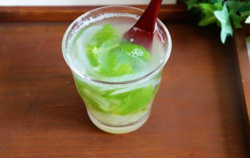 タマネギとセロリの中華スープ