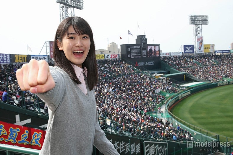 X21・小澤奈々花、春のセンバツ甲子園でエール「ここにいないと実感できないリアルさ」を体感