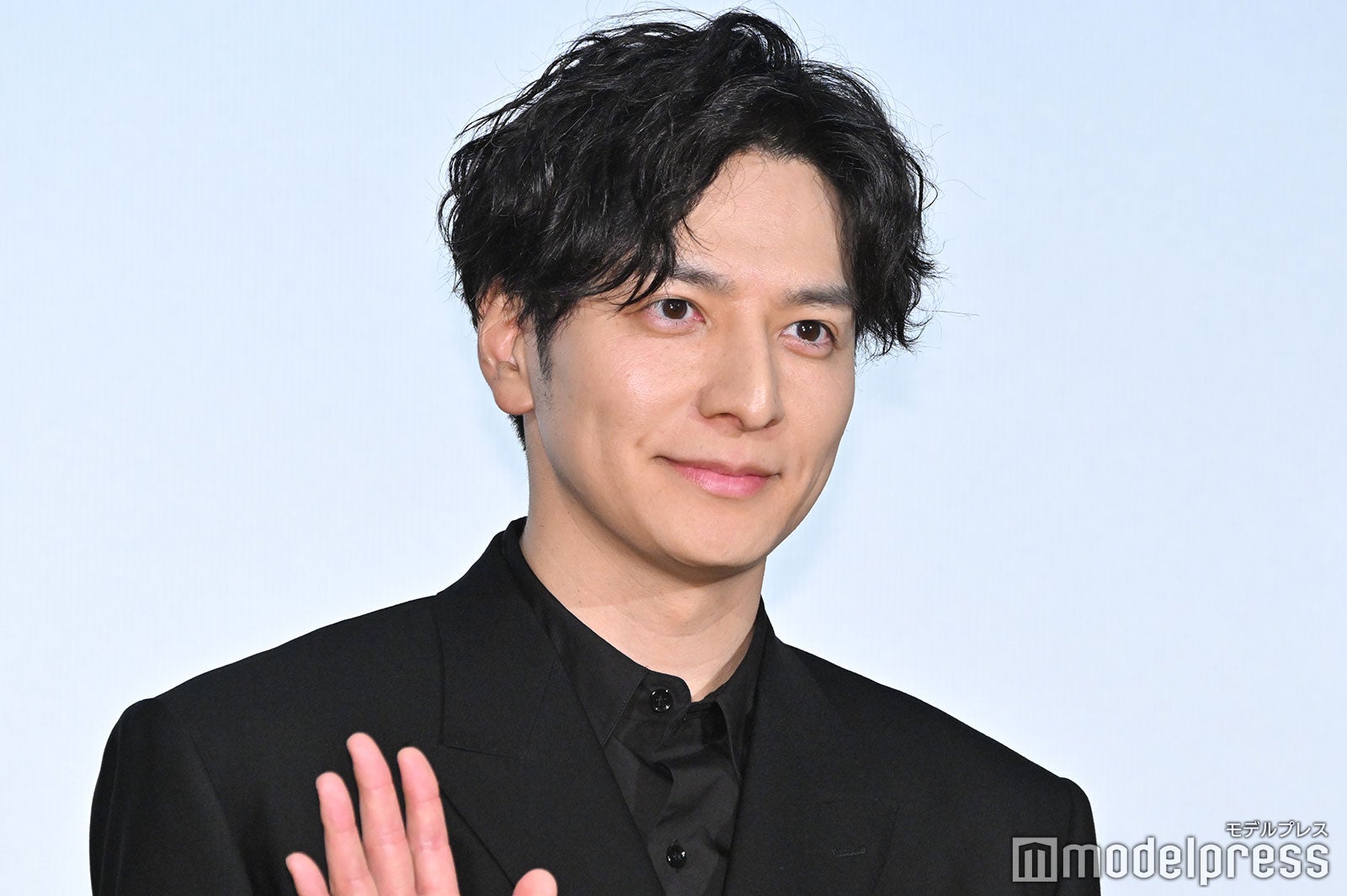 生田斗真、共演者に謝罪「雨男パワーがゴリゴリ勝っちゃって申し訳ない