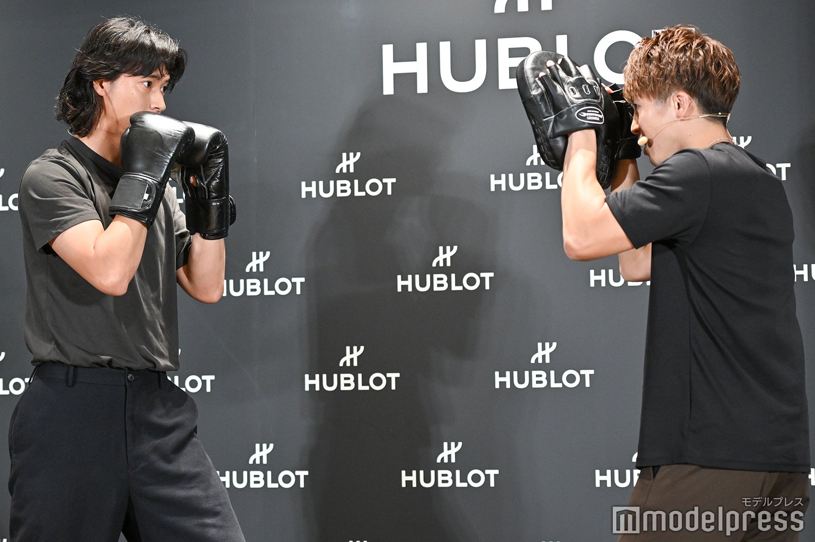 山崎賢人、井上尚弥（C）モデルプレス