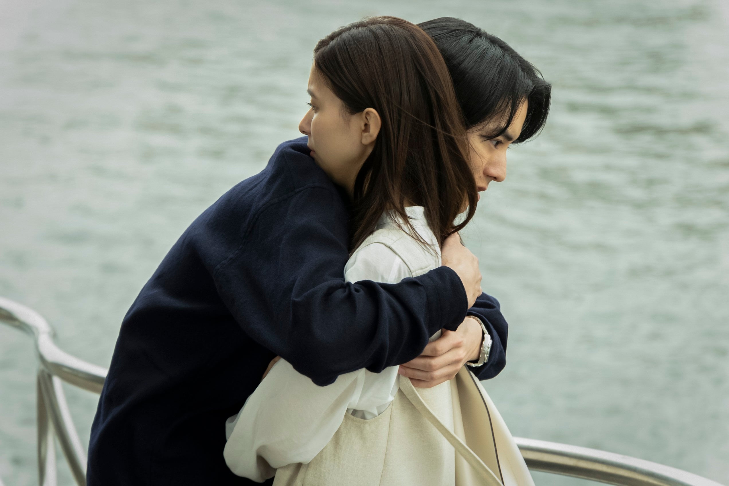 【Re:リベンジ-欲望の果てに- 第9話】海斗、陽月を抱きしめる 医療ミス疑惑隠蔽に拍車かかる