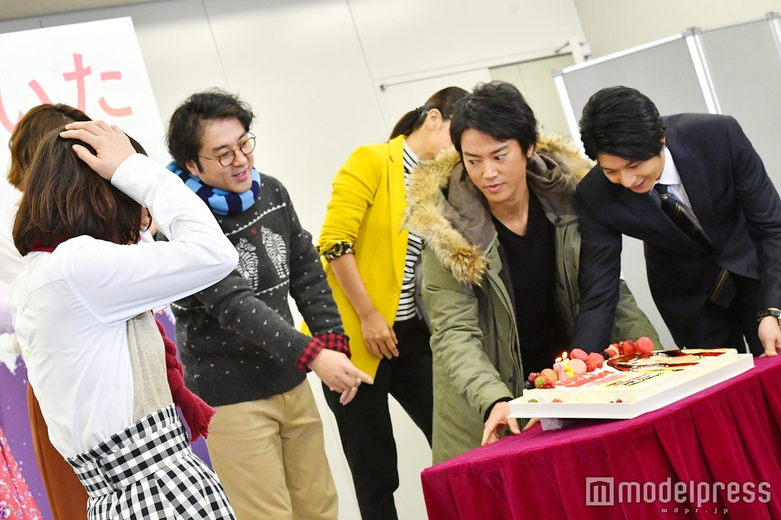 吉岡里帆、あたふた（C）モデルプレス