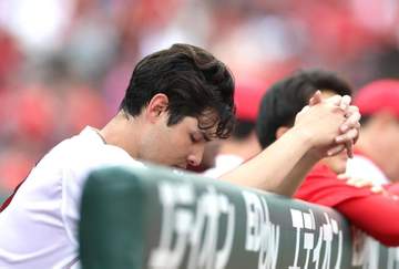 広島・新井監督「ブルペンの事も考えた時に迷いなく」ターノックの七回続投に言及 打線低調で5位転落「辛抱しないと」