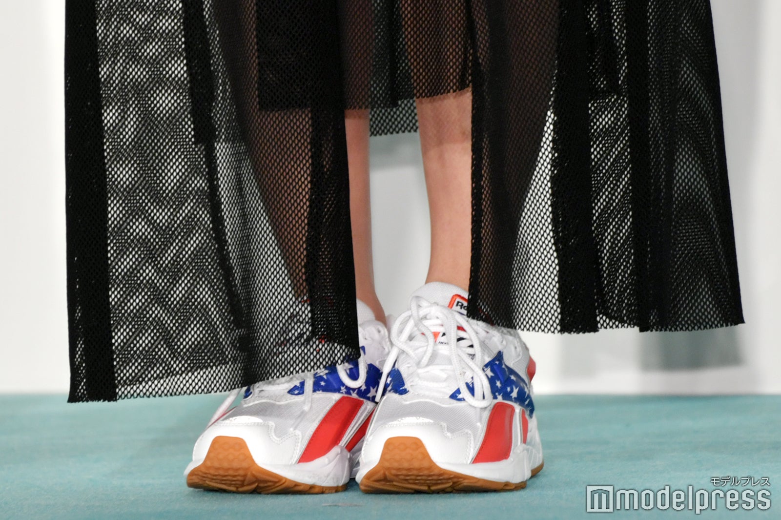 ミチの足元（C）モデルプレス