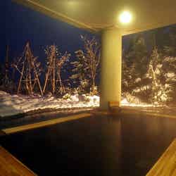 月見の湯(露天)/画像提供:あてま高原リゾート ホテルベルナティオ