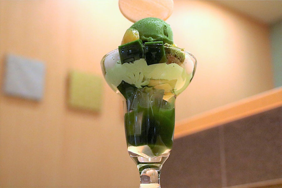 林屋新兵衛「濃茶パフェ」下から