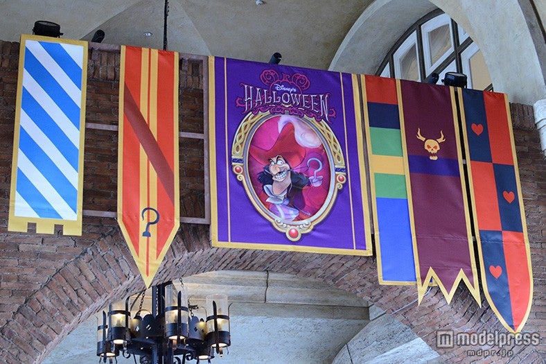 ミラコスタ通りの回廊／キャプテン・フック