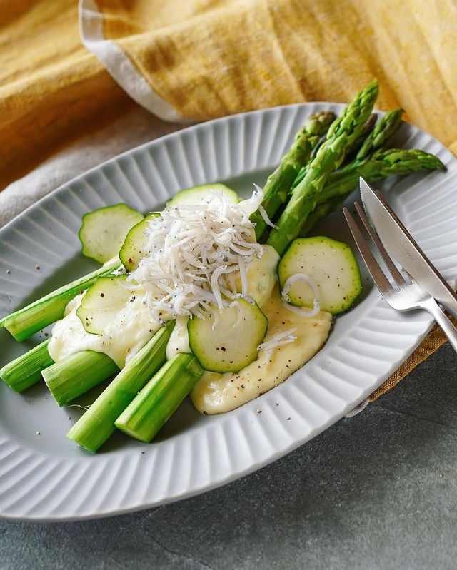 チキンのトマト煮に合う献立をご紹介 相性抜群の美味しい付け合わせ簡単レシピ モデルプレス