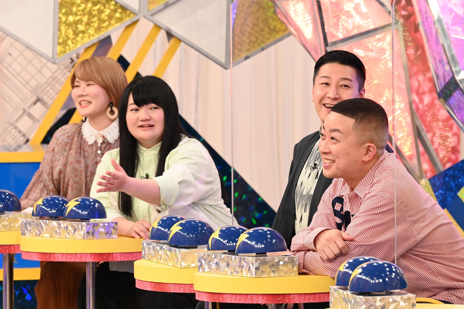 オダウエダ（小田結希、植田紫帆）、チョコレートプラネット（長田庄平、松尾駿）（C）日本テレビ