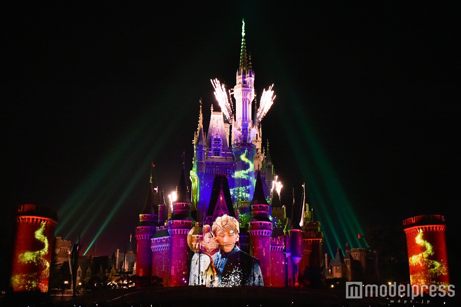 新キャッスルプロジェクション「ディズニー・ギフト・オブ・クリスマス」（C）モデルプレス（C）Disney