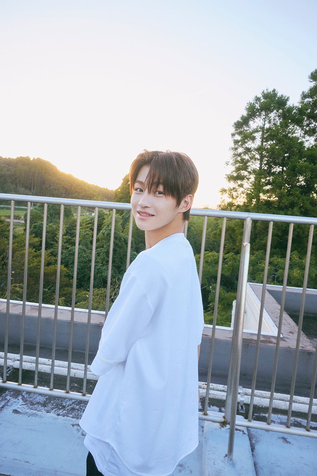 JIHOON／TWS（P）＆（C）PLEDIS Entertainment