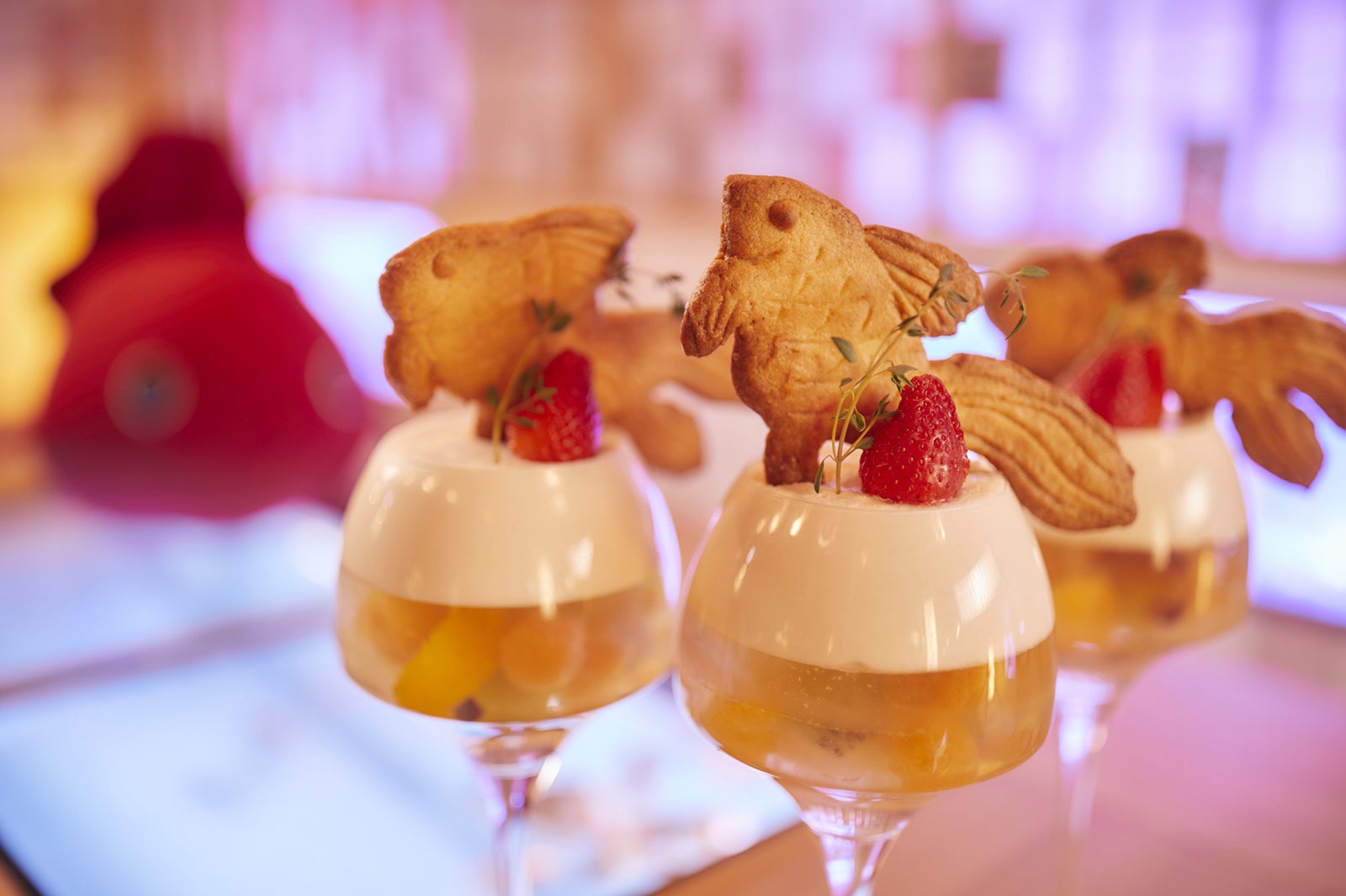 果物たっぷりのゼリーと、シードルを使用したムースの2層仕立て 金魚ねぷた処／画像提供：星野リゾート