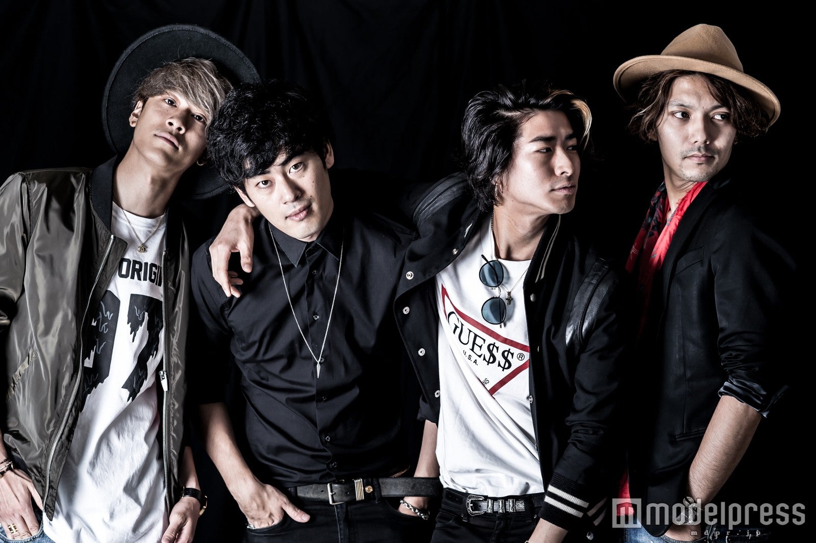 （左から）謙二、秋気、悠、兆志（C）モデルプレス