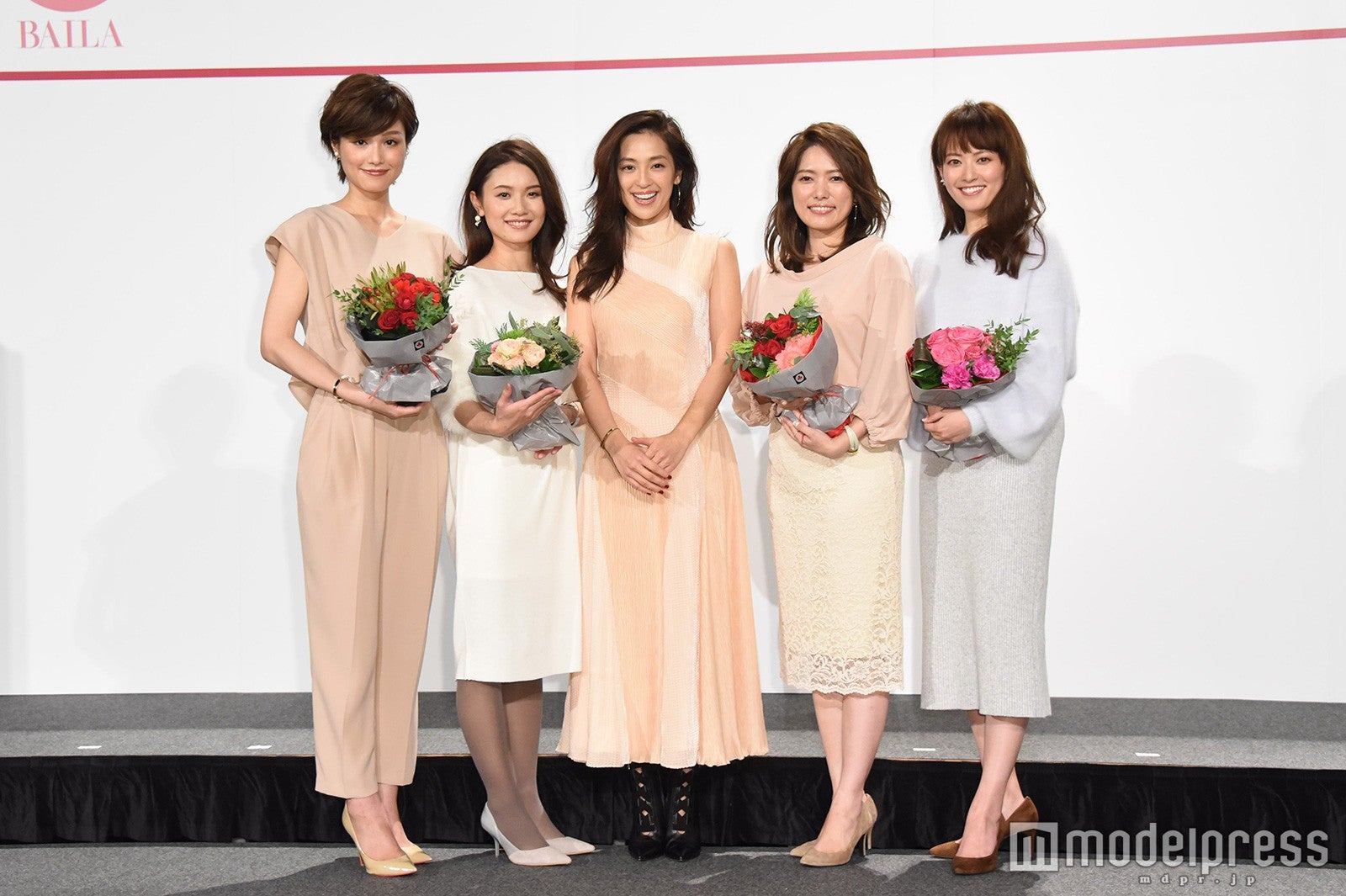 （前列左から）加藤和歌子、高山咲子、中村アン、西島まどか、山嵜由恵（C）モデルプレス