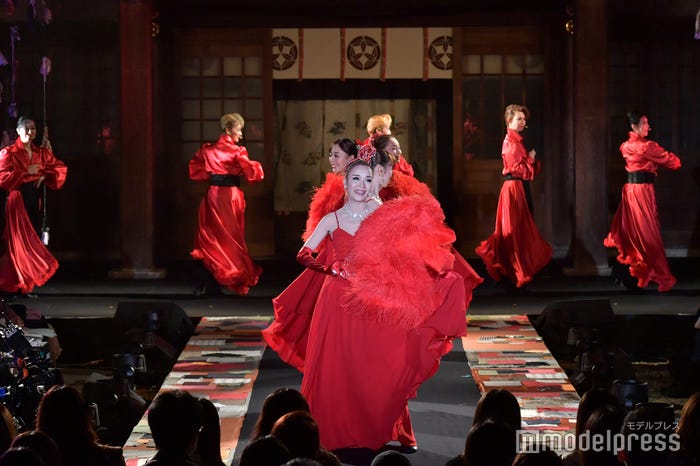 宝塚歌劇団OGメンバー/「BISHU COLLECTION produced by TGC」より(C)モデルプレス