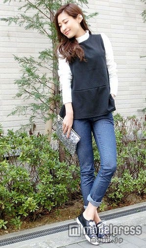 レイヤードぺプラムトップス「Mode Robe」3,672円(税込)