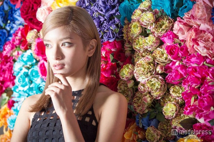 ローラ