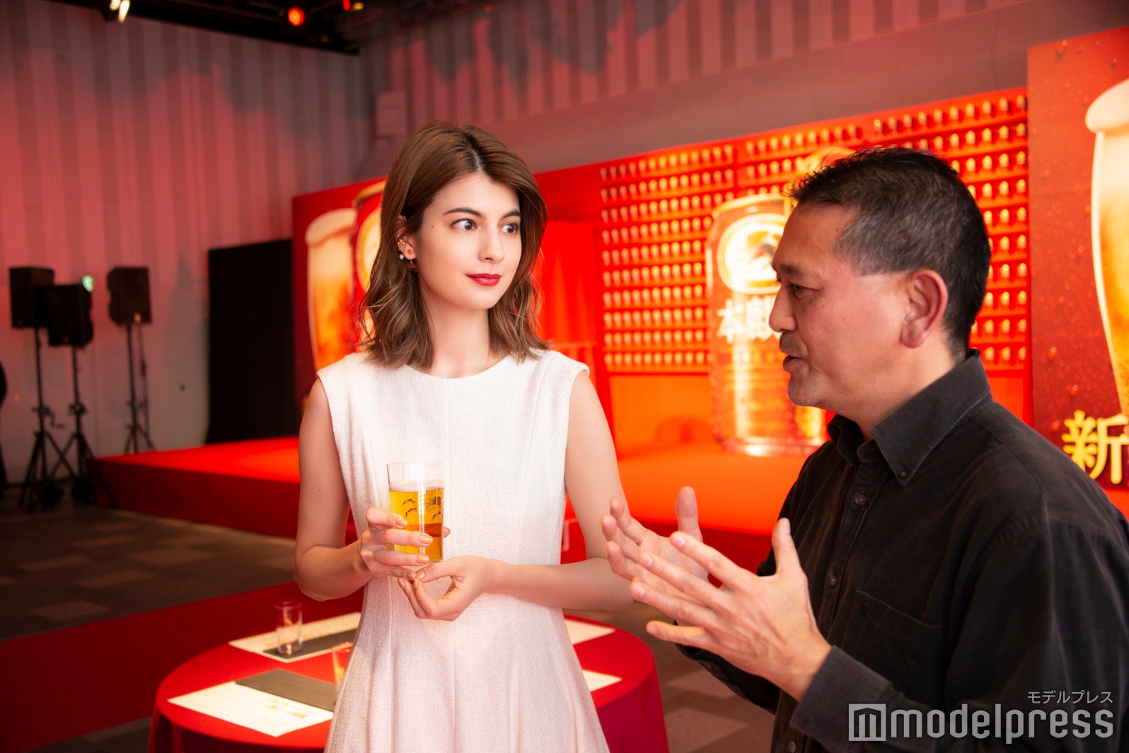 マギー、田山智広氏（C）モデルプレス