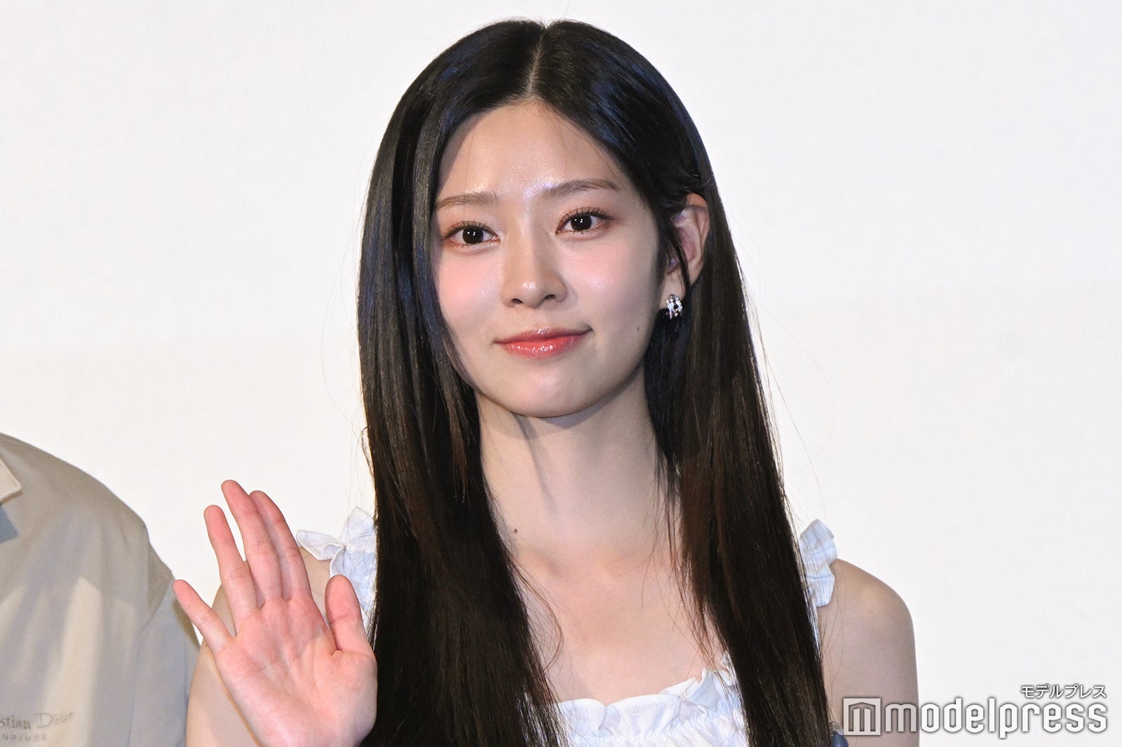 IZ*ONE出身キム・ミンジュ、久々日本イベント登場も“ハプニング