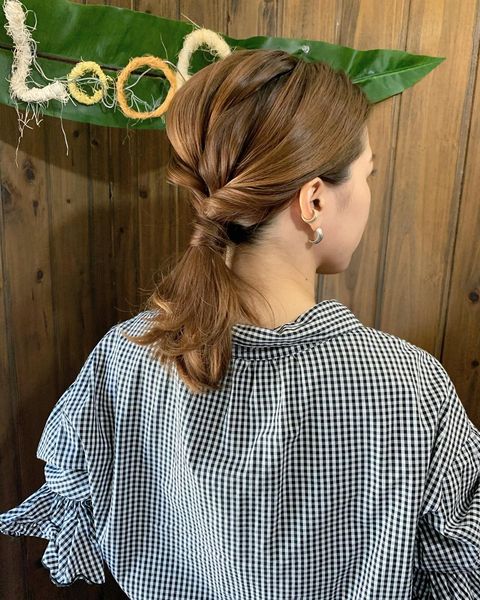 40代の一つ結びは前髪なしがおすすめ 女性らしいこなれ感を出すアレンジ15選 モデルプレス