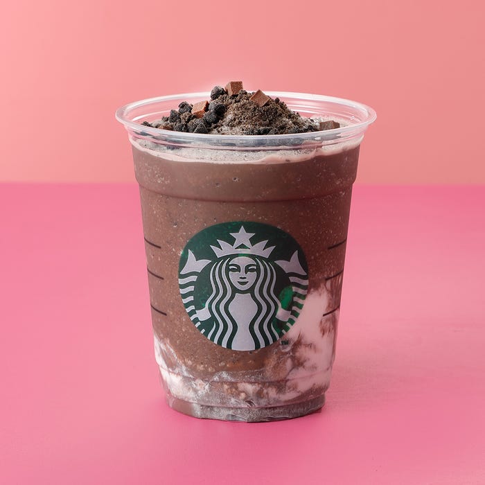 チョコレート オン ザ チョコレート フラペチーノ(ホイップクリームをカップの中に入れたインホイップスタイル)/画像提供:スターバックス コーヒー ジャパン