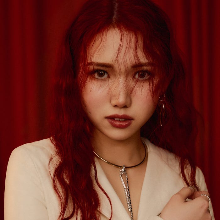 IS:SUE/NANO(釼持菜乃)(C)LAPONE GIRLS