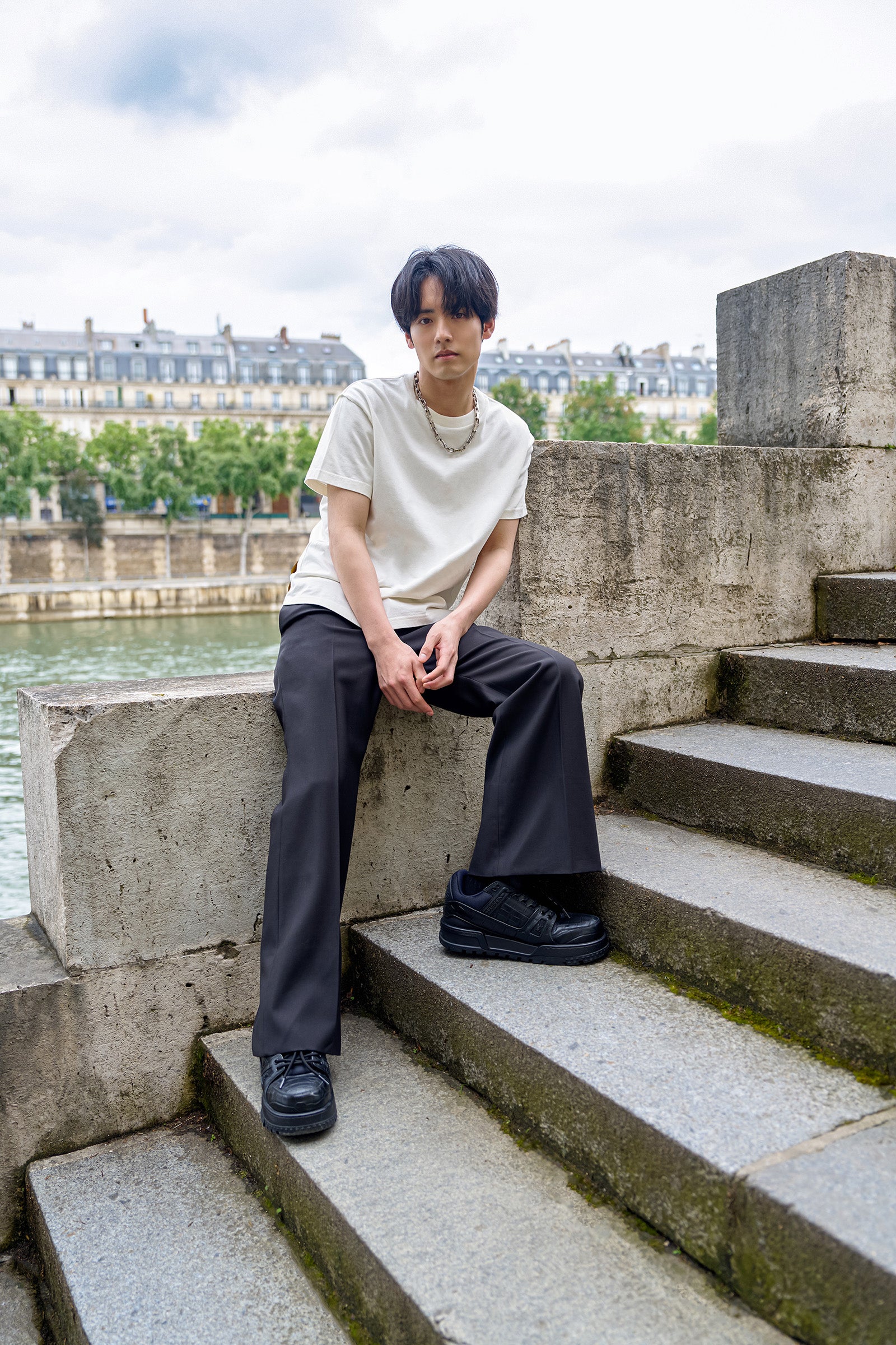 赤楚衛二、パリ開催「ルイ・ヴィトン」2025春夏メンズファッションショー初出席「力強さを感じた」