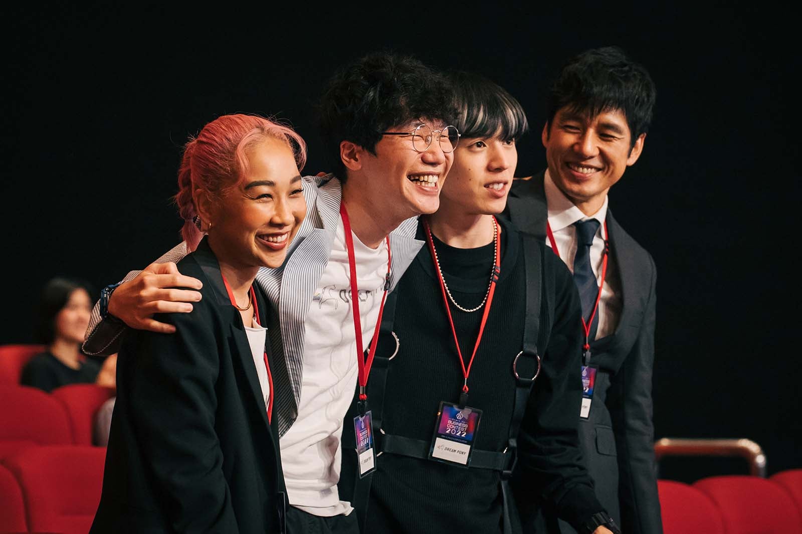 青山テルマ、前原滉、坂東龍汰、西島秀俊「ユニコーンに乗って」第5話より（C）TBSスパークル／TBS　撮影：加藤春日