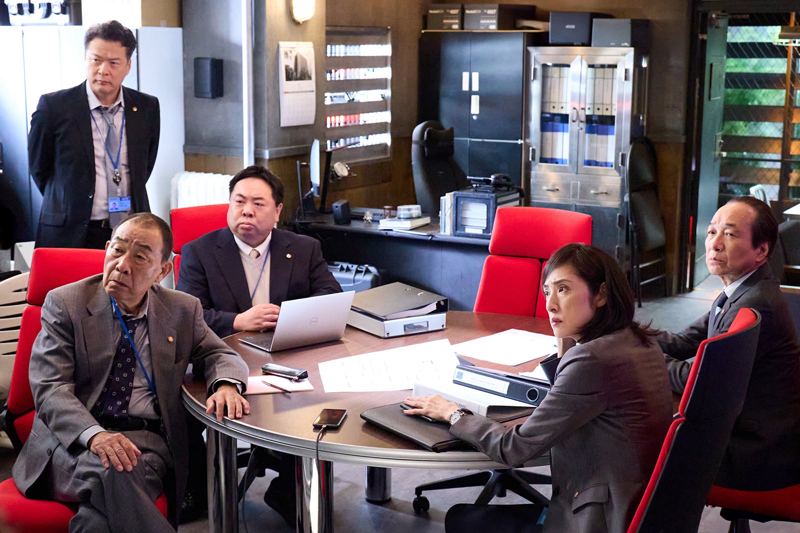 でんでん、田中哲司、塚地武雅、小日向文世、天海祐希「緊急取調室」第1話（C）テレビ朝日