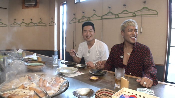 「CrazyBoy&CRAZY四角形『くれいじぃ散歩~大阪・花くじら編~』」より(画像提供:LDH JAPAN)