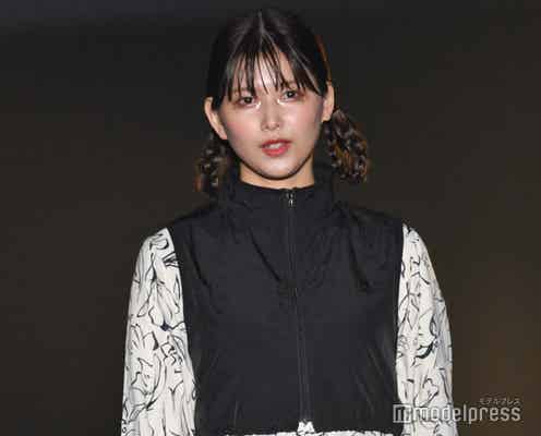 渡邉理佐の目元キラリ 三つ編みヘアでキュートな装い<TGC 和歌山 2023>