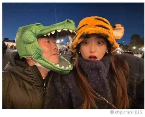 近藤千尋&ジャンポケ太田夫妻、ディズニーでのラブラブ写真に反響 子どもへのサプライズにも注目集まる
