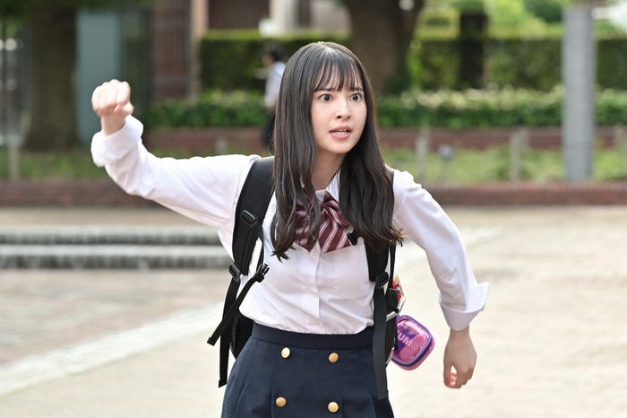 飯沼愛/第4話より (C)「パパとムスメの7日間」製作委員会