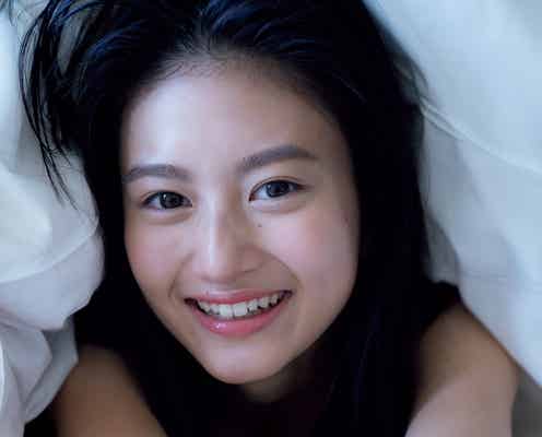吉田あかり、自然体の艶めく素肌にうっとり