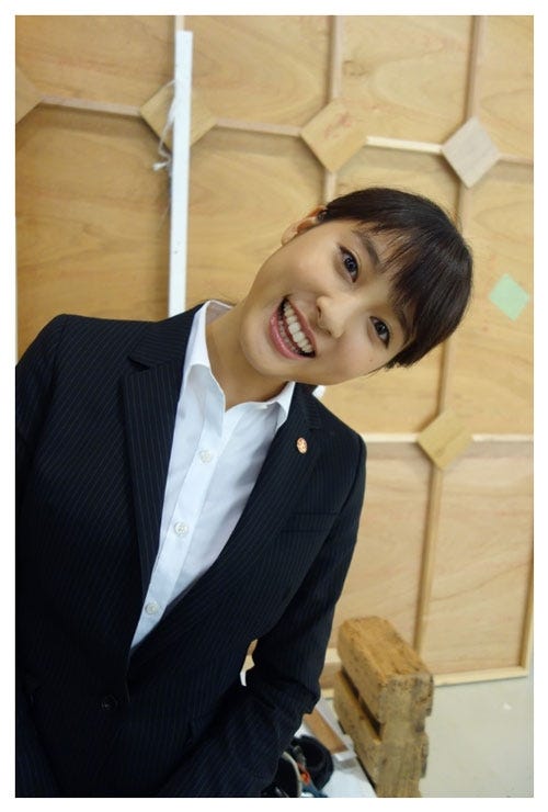 撮影中のオフショットを公開/土屋太鳳オフィシャルブログ(Ameba)より