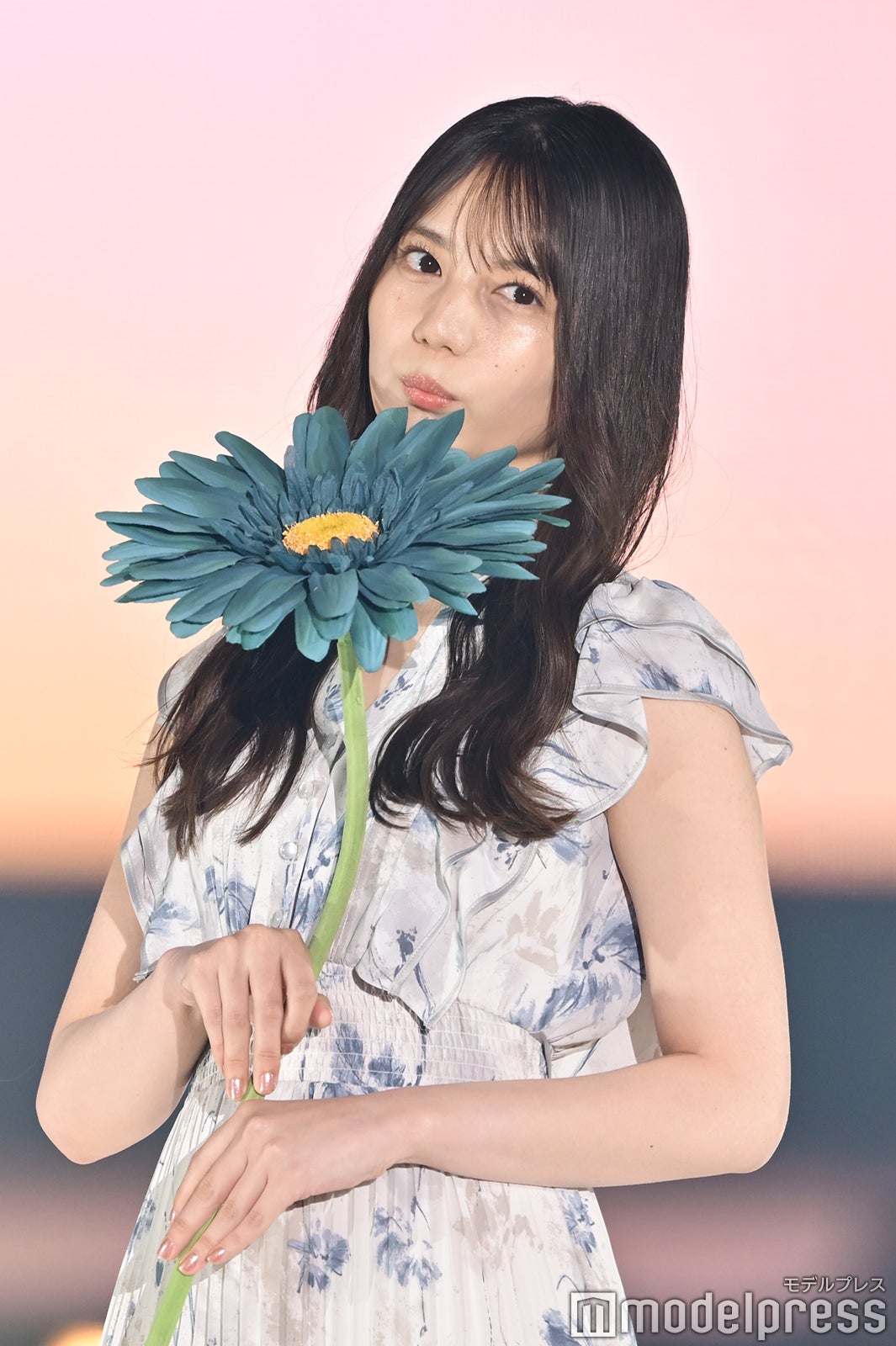 日向坂46小坂菜緒「non-no」専属モデルとして初ランウェイ 花柄