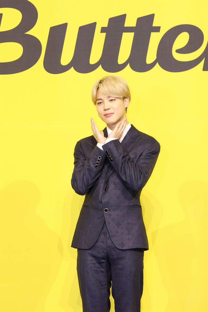 Btsジミン 黒髪にイメチェン レインボーヘアからの変貌に反響 圧倒的美 モデルプレス Btsジミン 黒髪にイメチェン レインボーヘアからの変貌に反響 圧倒的美 モデルプレス