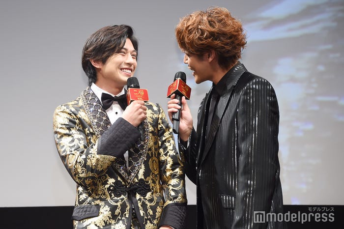新田真剣佑、宮野真守に「可愛い笑顔だね」と褒められる (C)モデルプレス