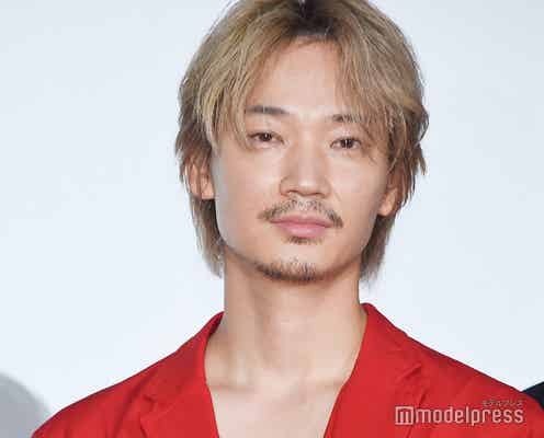 綾野剛、嵐への愛が「本気すぎる」と話題に「信じられない事が起こってしまった」