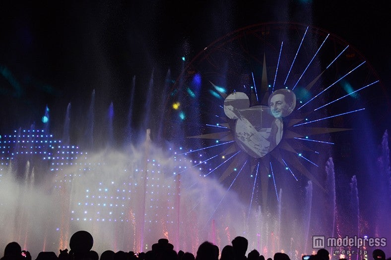 新エンターテイメント「ワールド・オブ・カラー：セレブレイト！ワンダフル・ワールド・オブ・ウォルト・ディズニー」