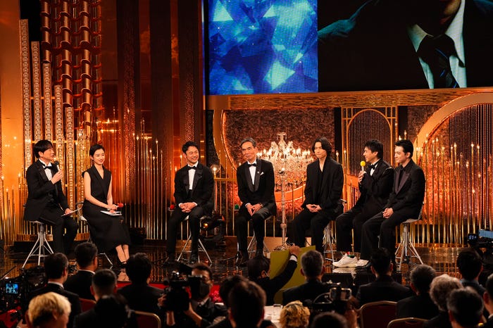 (左から)羽鳥慎一、河合優実、妻夫木聡、長塚京三、松村北斗、山田裕貴、吉沢亮(C)日本アカデミー協会