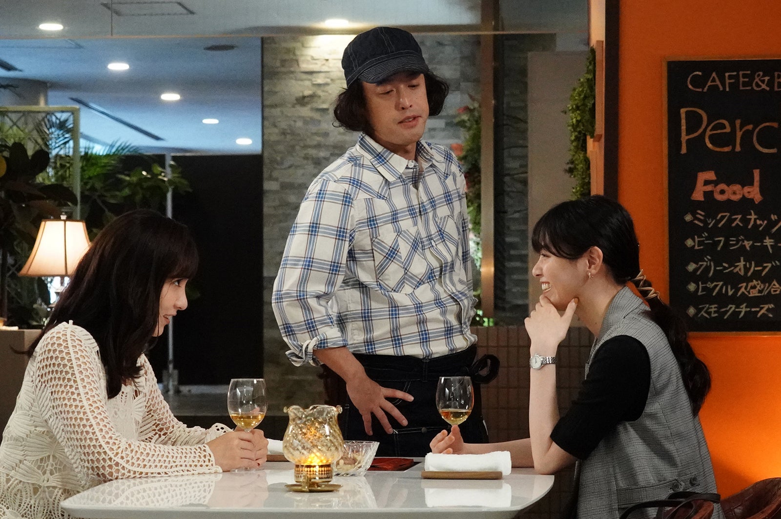 （左から）石川恋、やついいちろう、西野七瀬（C）NTV