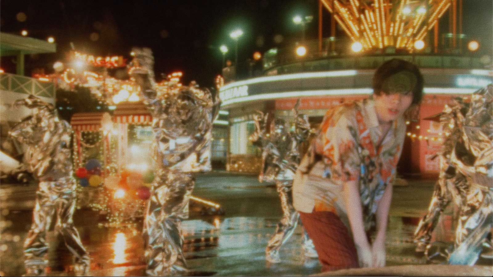 米津玄師「感電」MV（提供写真）