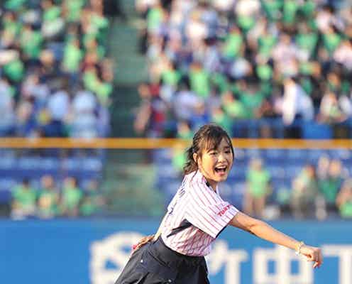 大原櫻子、人生初始球式はノーバンならず “お兄ちゃん”福士蒼汰からレクチャーも