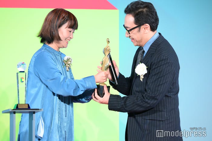 小田玲奈、角田晃広(C)モデルプレス