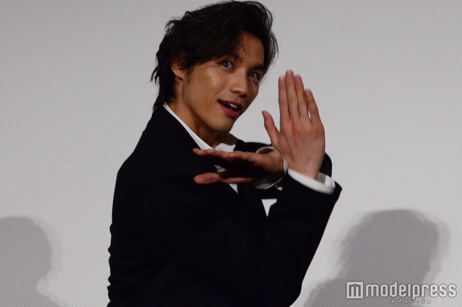 キレキレダンスを披露する福士蒼汰 （C）モデルプレス