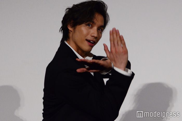 キレキレダンスを披露する福士蒼汰 (C)モデルプレス