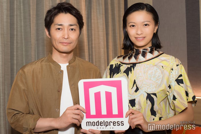 モデルプレスのインタビューに応じた安田顕、榮倉奈々(C)モデルプレス
