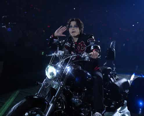 コムドット、2度目の東京ドームイベント開幕 ド派手登場で会場沸く【CDF2024】