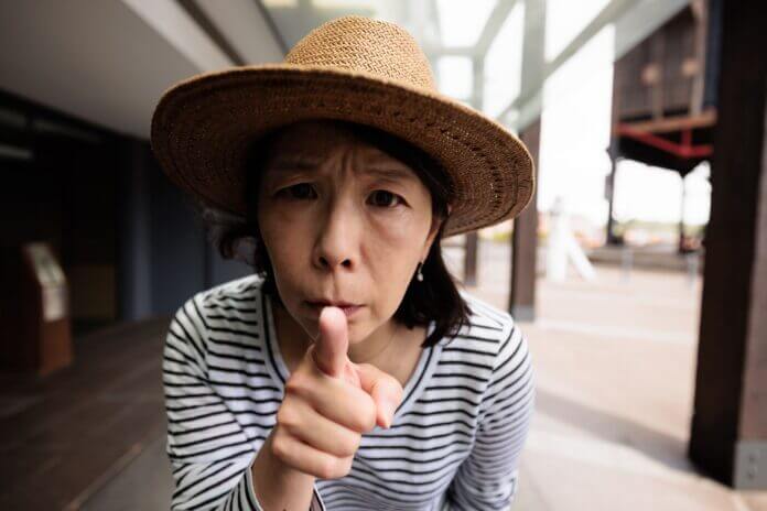 マウントおばさんとは